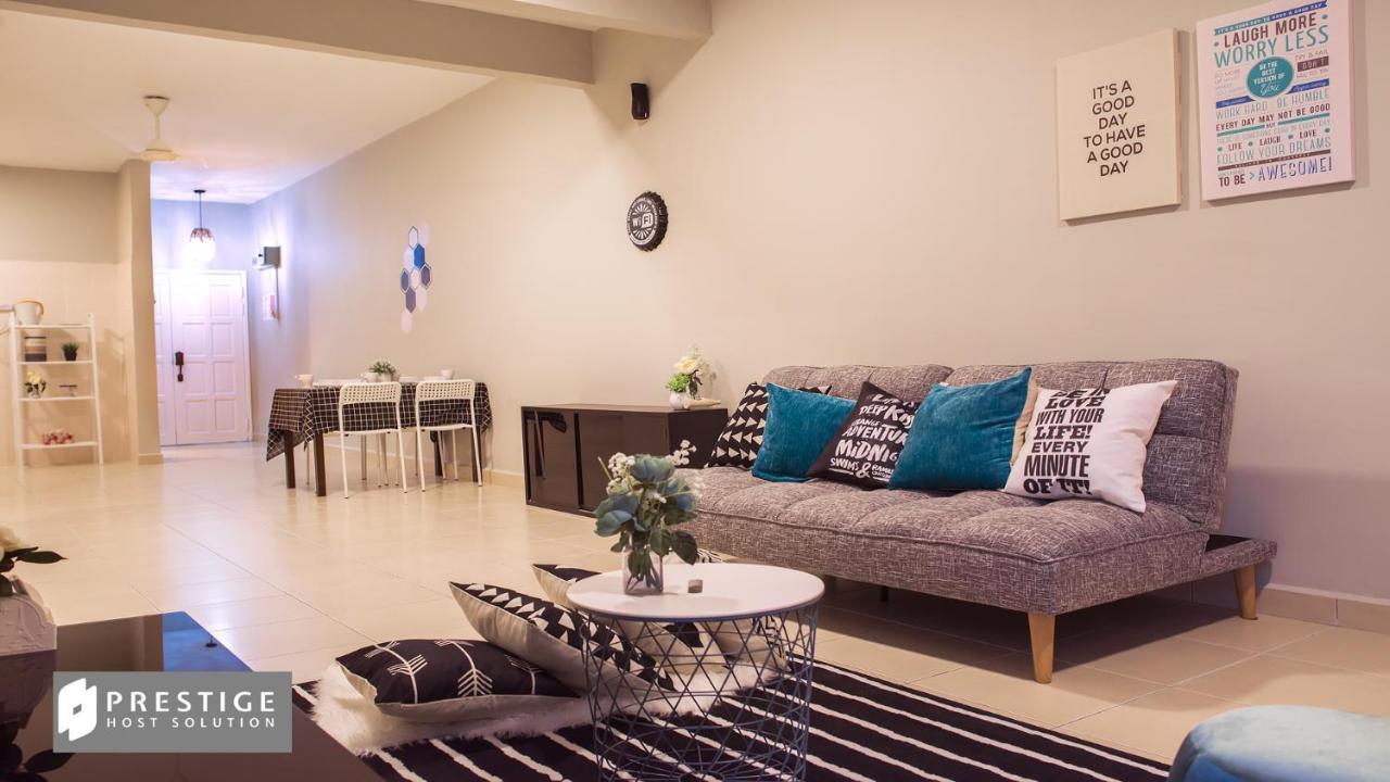 Prestige Pelangi Riverside'S Home Кота Бару Екстериор снимка
